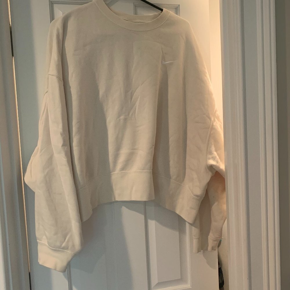 NIKE PASTEL YELLOW SWEATSHIRT SIZE LARGE